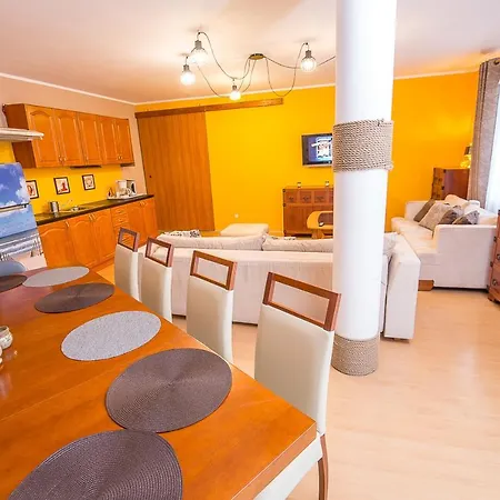 Delux Port * 科沃布热格