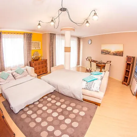 Delux Port 科沃布热格