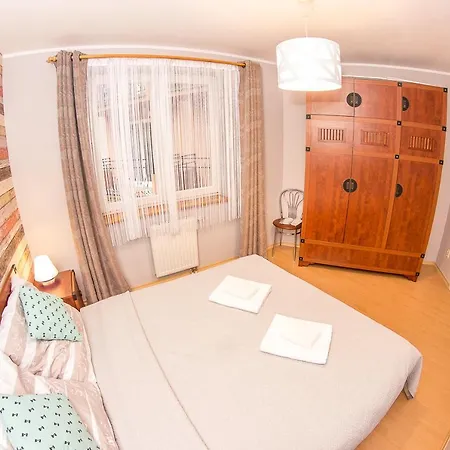 Delux Port Apartmán *